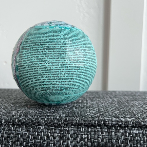 NWT LOL Surprise Glitter Color Change Dolls with 7 Surprises - Picture 3 of 6